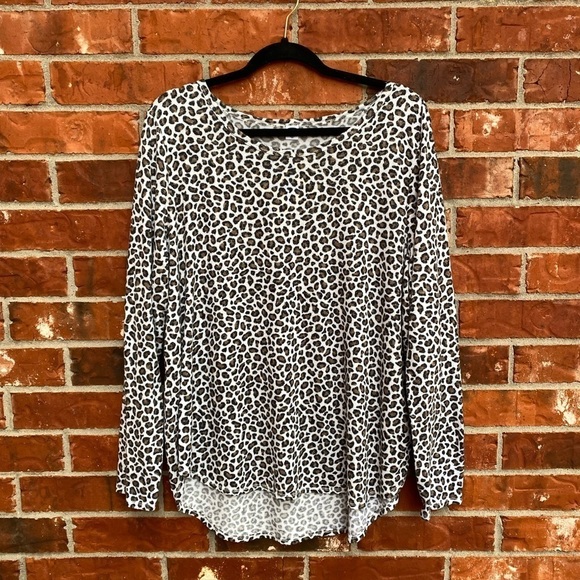 Old Navy Womens 2X White Cheetah Animal Print Soft Lounge Sweater Top - Picture 1 of 8